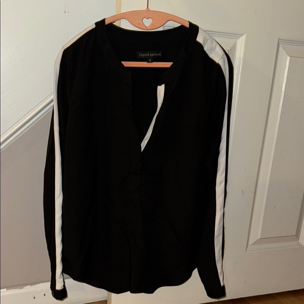 Liquid New York S Oversized Black and White Long Sleeve Top